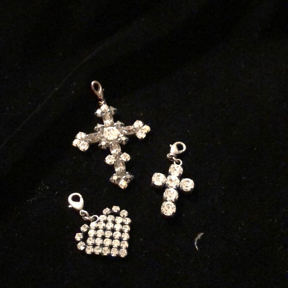 Sabika Pendants